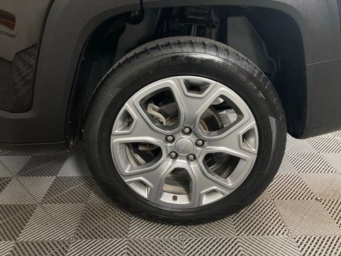 Used 2022 Jeep Renegade Limited image 24