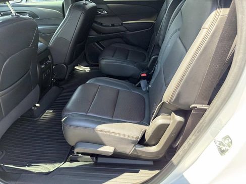 Used 2023 Chevrolet Traverse High Country FWD image 14