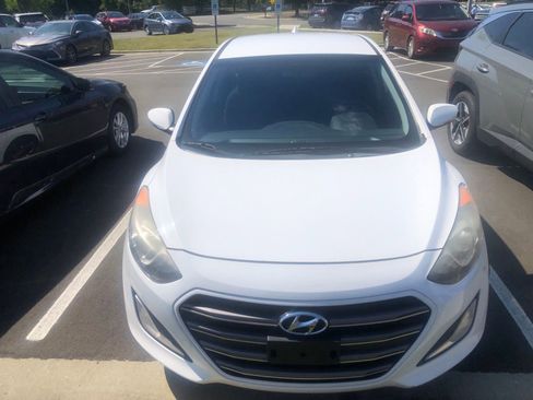 Used 2016 Hyundai Elantra GT w/ Option Group 02 FWD image 1