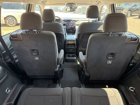 Used 2023 Jeep Grand Cherokee L Laredo AWD/4WD image 18