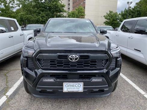 New 2026 Toyota Tacoma TRD Off-Road AWD/4WD image 2