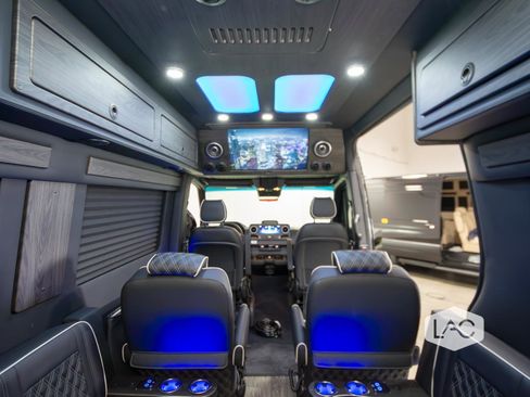 Used 2025 Mercedes-Benz Sprinter 2500 image 23