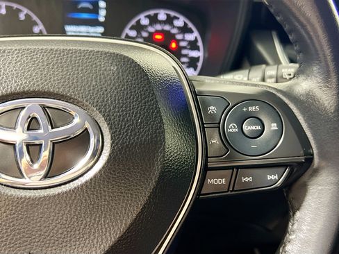 Used 2024 Toyota Corolla Cross LE FWD image 19