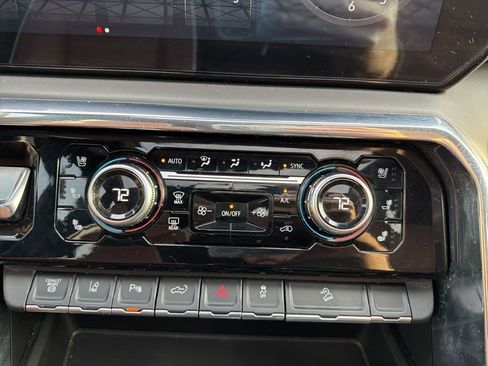 Used 2024 GMC Sierra 3500 Denali Ultimate image 32