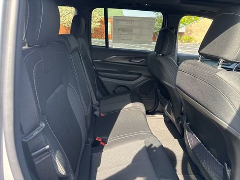 New 2026 Jeep Grand Cherokee Laredo X AWD/4WD image 11