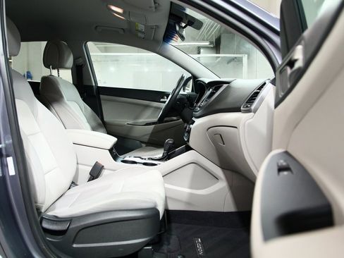 Used 2018 Hyundai Tucson Sport image 22