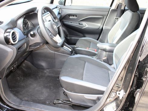 Used 2025 Nissan Versa SV image 14