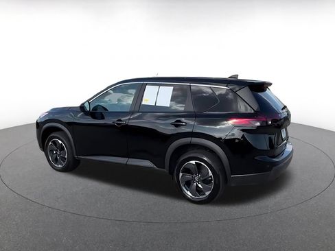 Used 2025 Nissan Rogue SV AWD/4WD image 10