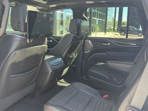 Used 2023 Cadillac Escalade Sport Platinum w/ LPO, ONYX Package AWD/4WD image 10