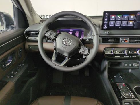 New 2026 Honda Pilot Touring image 13