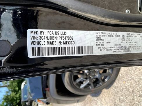 Used 2023 Jeep Compass Latitude AWD/4WD image 18