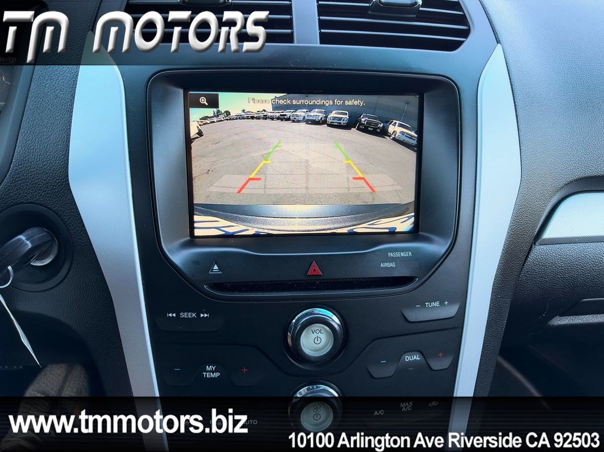 Used 2015 Ford Explorer XLT w/ Equipment Group 202A FWD image 14