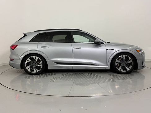 Used 2021 Audi e-tron Premium w/ Convenience Plus Package image 8