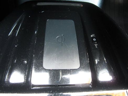 Used 2020 Toyota Prius XLE image 38