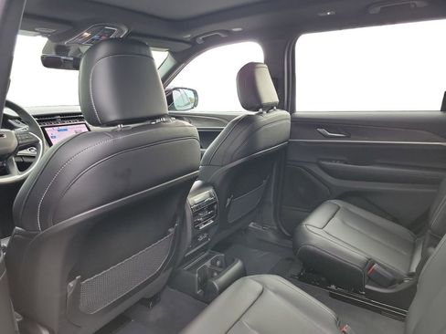 New 2025 Jeep Grand Cherokee L Limited w/ Black Appearance Package image 11