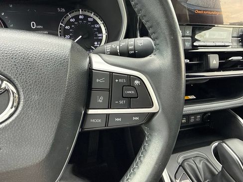 Used 2024 Toyota Highlander XSE AWD/4WD image 39