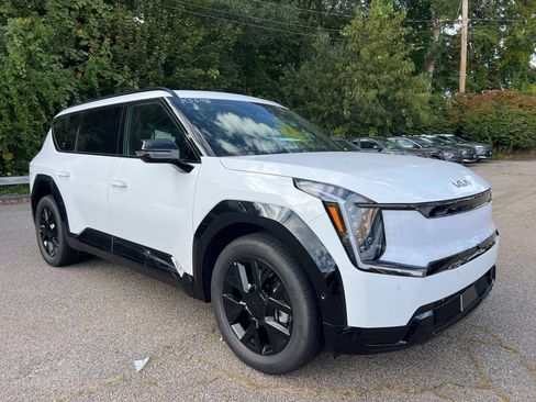 New 2026 Kia EV9 Land w/ Nightfall Edition Package image 5