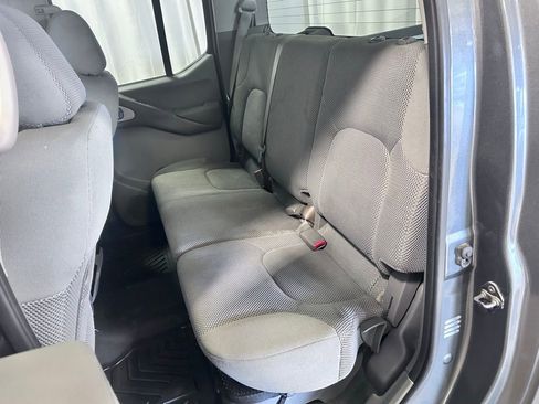 Used 2009 Nissan Frontier SE w/ SE Value Truck Pkg RWD image 16