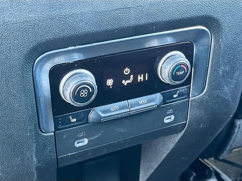 Used 2024 Chevrolet Tahoe LT w/ LT Signature Package image 27