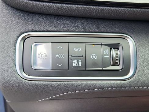 Certified 2025 Buick Enclave Preferred image 25