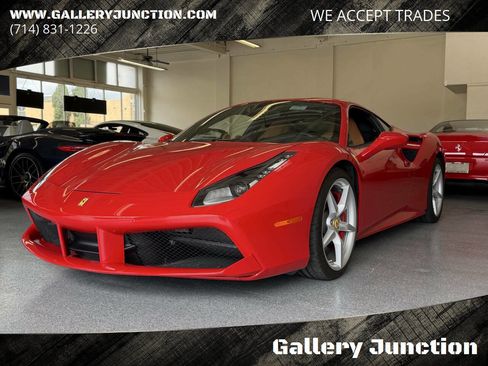 Used 2018 Ferrari 488 GTB RWD image 1