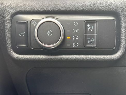 Used 2023 Ford Explorer XLT w/ Equipment Group 202A AWD/4WD image 17