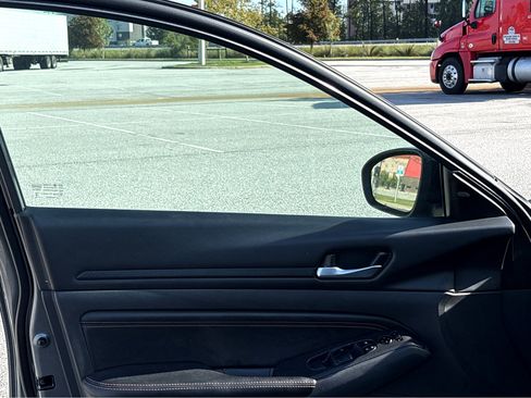 Used 2022 Nissan Altima 2.5 SR image 9