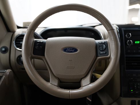 Used 2009 Ford Explorer Sport Trac Limited image 17