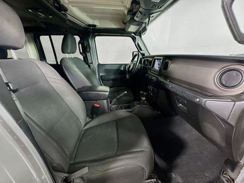 Used 2021 Jeep Wrangler Unlimited Sport image 32
