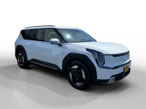 Used 2024 Kia EV9 Wind AWD/4WD image 7