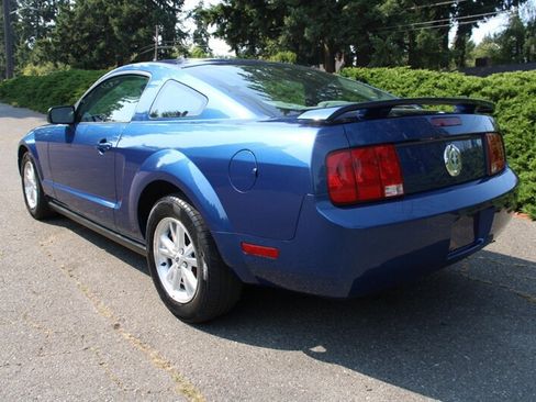 Used 2007 Ford Mustang Premium RWD image 4