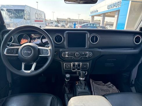 Used 2023 Jeep Wrangler Unlimited Sahara image 15