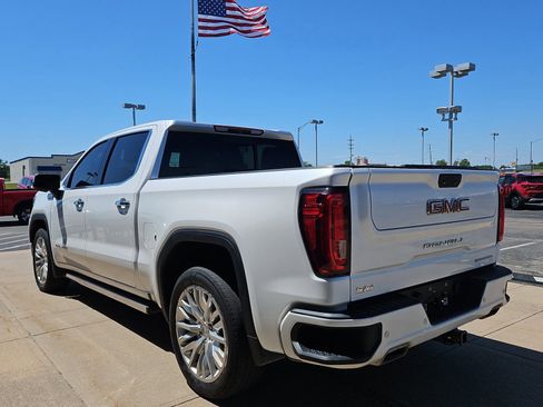 Used 2019 GMC Sierra 1500 Denali w/ Denali Ultimate Package AWD/4WD image 3