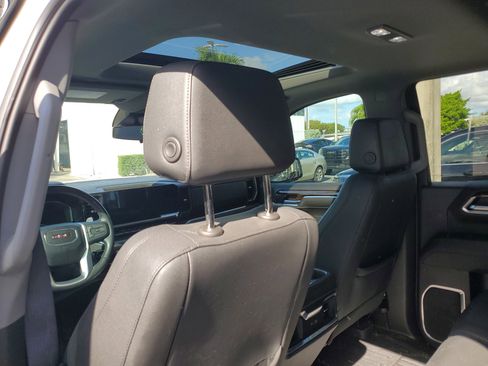 Used 2023 GMC Sierra 1500 Elevation w/ Elevation Premium Package image 5