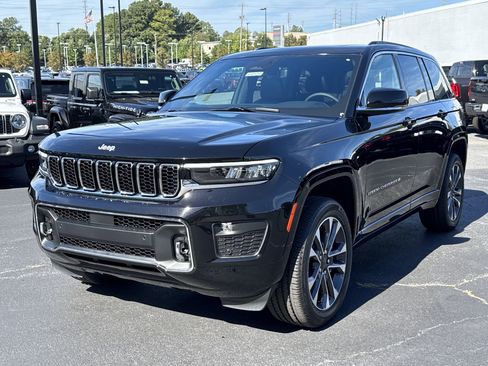 New 2025 Jeep Grand Cherokee Overland w/ Luxury Tech Group IV image 3