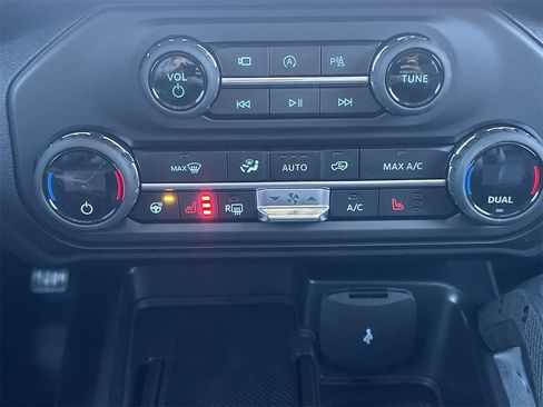 New 2025 Ford Bronco Badlands image 6