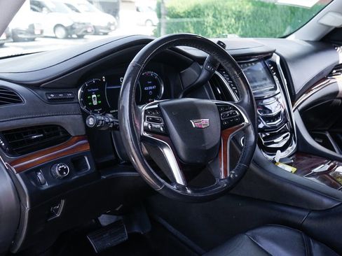 Used 2019 Cadillac Escalade Premium Luxury RWD image 25