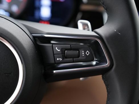 Certified 2025 Porsche Macan S AWD/4WD image 19