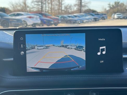 Used 2023 Genesis G70 2.0T image 30