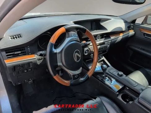 Used 2013 Lexus ES 300h w/ Luxury Pkg FWD image 15