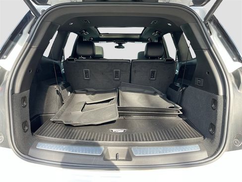 Certified 2024 Cadillac XT6 Luxury w/ LPO, Floor Liner Package image 26