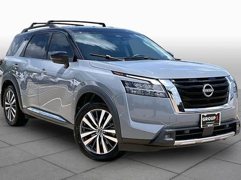 Used 2022 Nissan Pathfinder Platinum w/ Cargo Package FWD image 3
