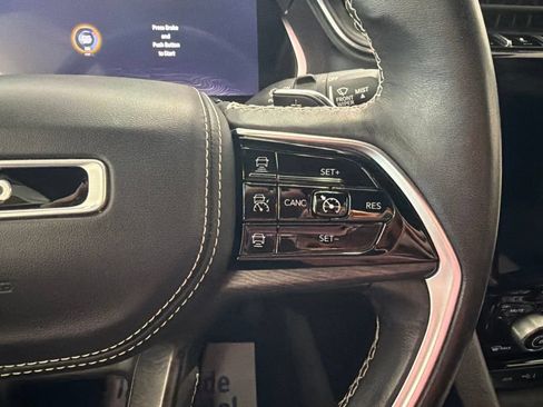 Used 2021 Jeep Grand Cherokee L Overland w/ Luxury Tech Group IV AWD/4WD image 11