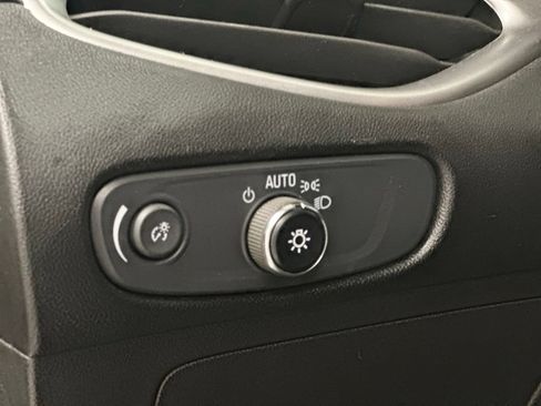 Used 2022 Chevrolet Malibu LT FWD image 15