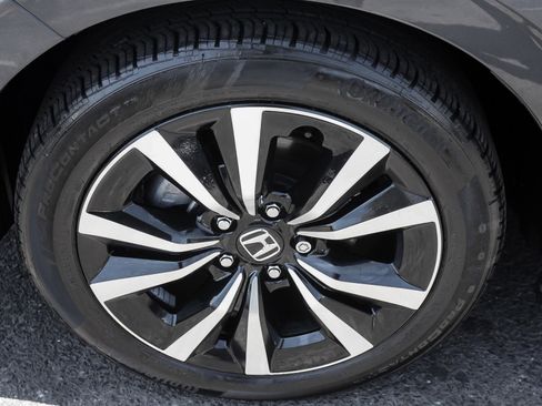 Used 2024 Honda Civic EX-L image 9