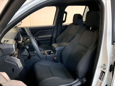 Used 2025 Toyota 4Runner SR5 AWD/4WD image 7