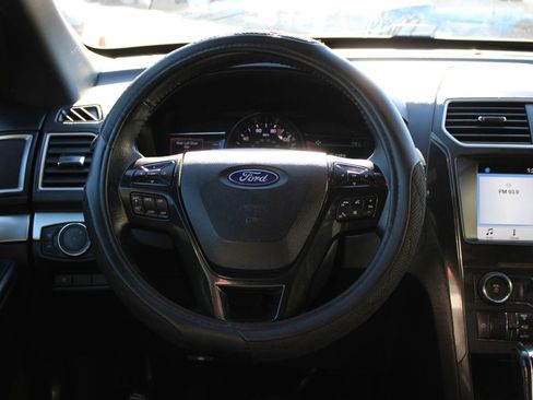 Used 2017 Ford Explorer XLT w/ Equipment Group 201A image 32