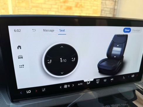 Used 2026 Ford Explorer Platinum w/ LUX Leather Package image 36