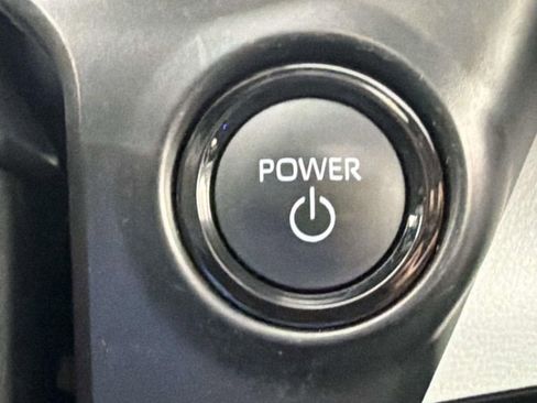 Used 2025 Toyota Sienna XLE image 22