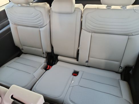 New 2026 Ford Expedition Max Platinum w/ Platinum Ultimate Package image 9